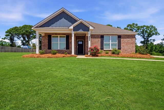 544 Golden Oaks Circle, Dothan, AL 36301