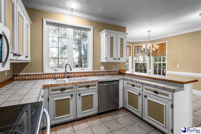 225 Hawthorne Lane, Cheraw, SC 29520