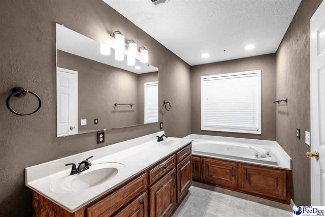 225 Hawthorne Lane, Cheraw, SC 29520