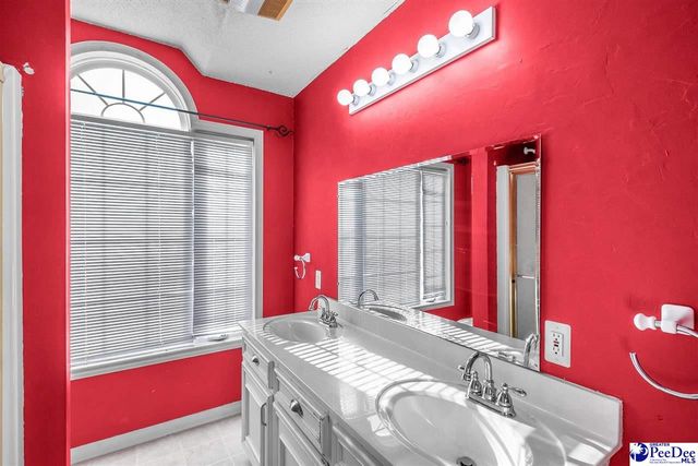 225 Hawthorne Lane, Cheraw, SC 29520