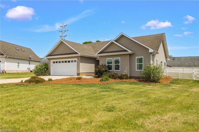 126 Applegate Court, Mocksville, NC 27028