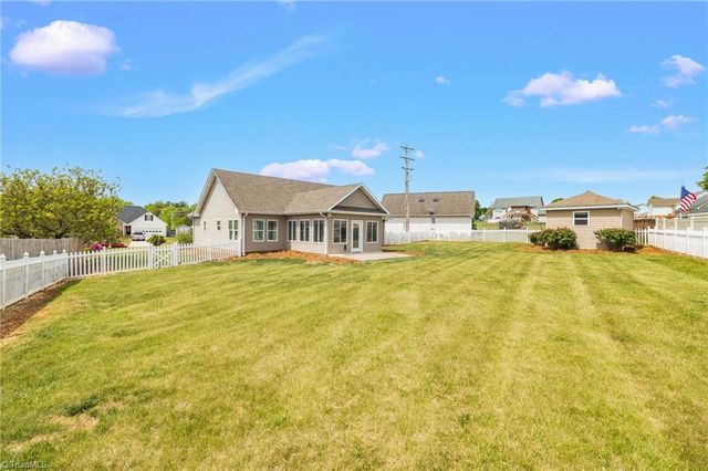 126 Applegate Court, Mocksville, NC 27028
