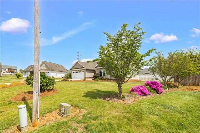 126 Applegate Court, Mocksville, NC 27028