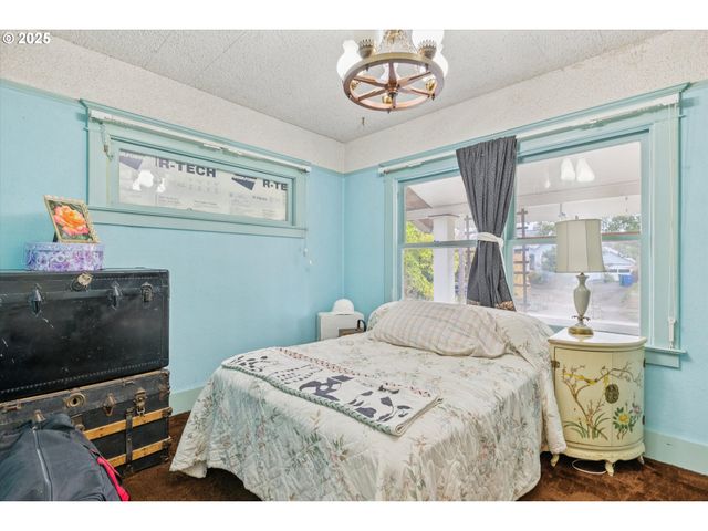 3211 Ne 72ND Ave, Portland, OR 97213