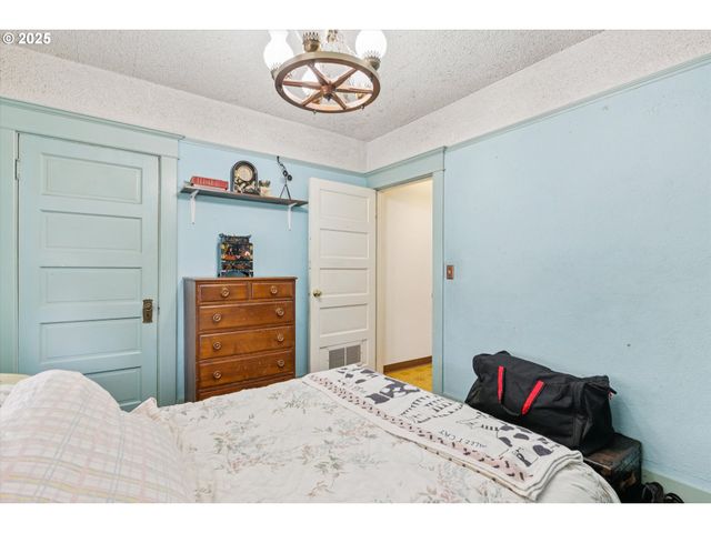 3211 Ne 72ND Ave, Portland, OR 97213