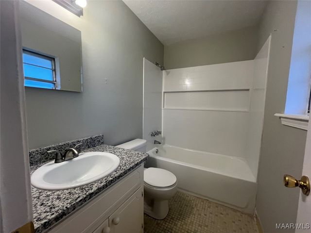 408 GLADE PARK Drive, Montgomery, AL 36109