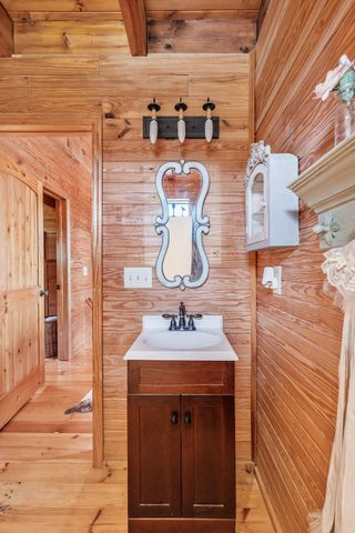 7997 Shoals Branch Rd, Primm Springs, TN 38476