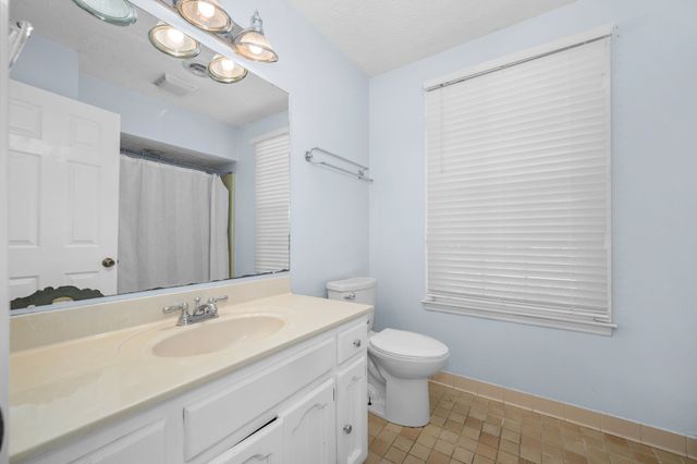 178 Allen Dr, Hendersonville, TN 37075