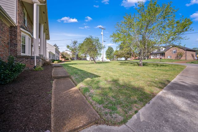 178 Allen Dr, Hendersonville, TN 37075