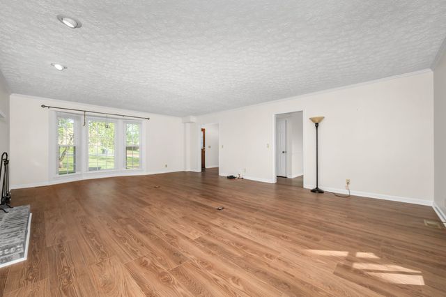 178 Allen Dr, Hendersonville, TN 37075