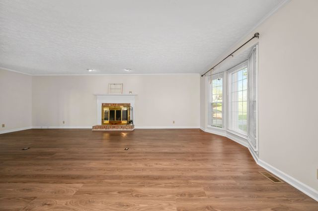 178 Allen Dr, Hendersonville, TN 37075