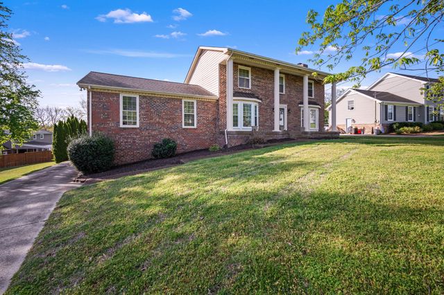 178 Allen Dr, Hendersonville, TN 37075
