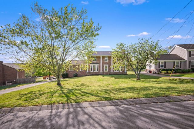 178 Allen Dr, Hendersonville, TN 37075