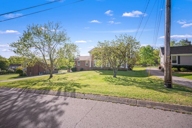 178 Allen Dr, Hendersonville, TN 37075