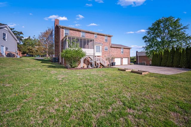 178 Allen Dr, Hendersonville, TN 37075