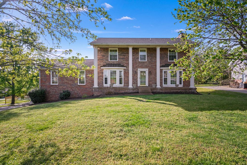 178 Allen Dr, Hendersonville, TN 37075