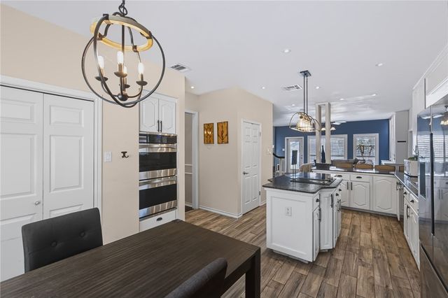 4505 Grand Lake Dr, Corpus Christi, TX 78413