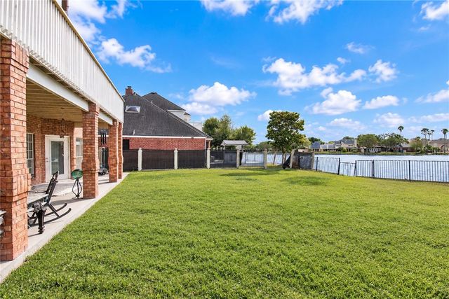 4505 Grand Lake Dr, Corpus Christi, TX 78413