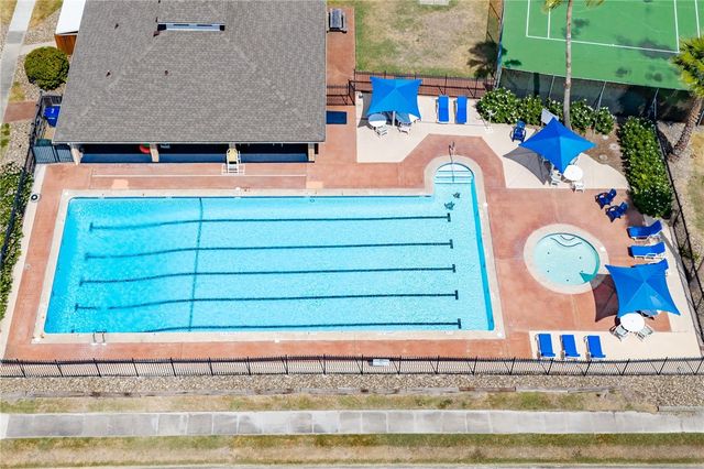 4505 Grand Lake Dr, Corpus Christi, TX 78413
