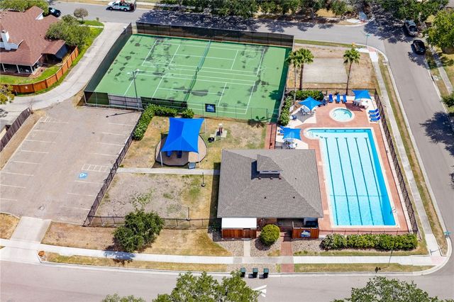 4505 Grand Lake Dr, Corpus Christi, TX 78413