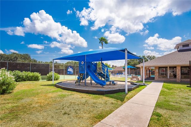 4505 Grand Lake Dr, Corpus Christi, TX 78413