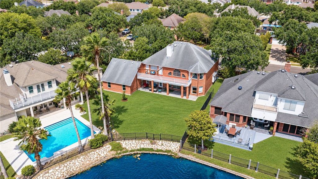 4505 Grand Lake Dr, Corpus Christi, TX 78413 — photo 2