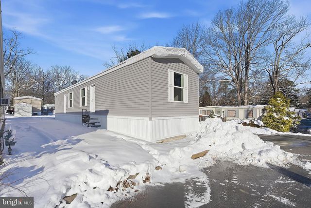 20 MARCIA MEMORIAL CIRCLE, Jackson, NJ 08527