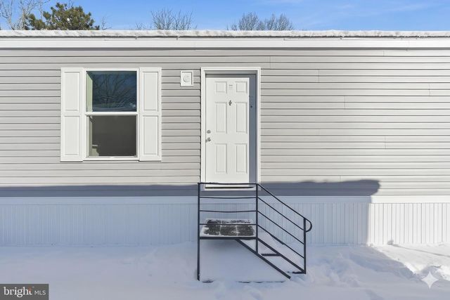 20 MARCIA MEMORIAL CIRCLE, Jackson, NJ 08527