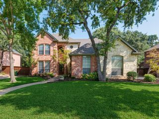 708 Lonesome Dove Trail, Hurst, TX 76054