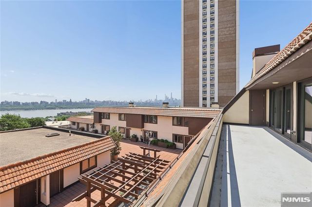 300 Gorge Road 57, Cliffside Park, NJ 07010