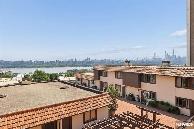 300 Gorge Road 57, Cliffside Park, NJ 07010