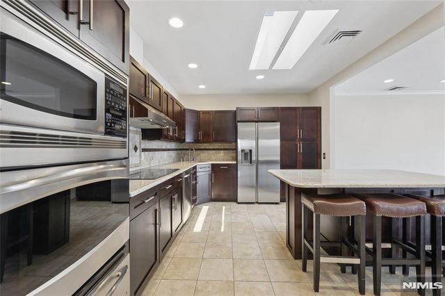 300 Gorge Road 57, Cliffside Park, NJ 07010