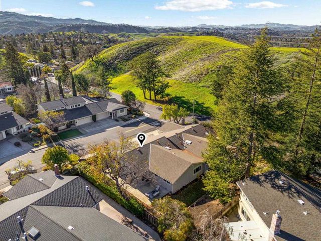 2114 Londonderry Ct, Walnut Creek, CA 94596