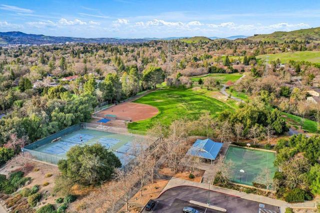 2114 Londonderry Ct, Walnut Creek, CA 94596