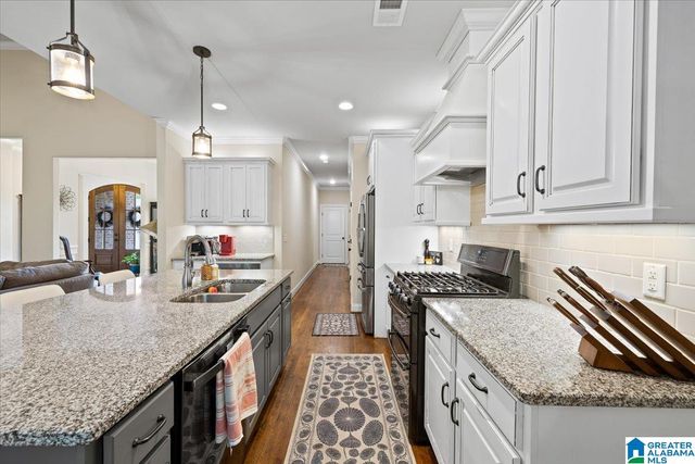 817 GREY OAKS COVE, Pelham, AL 35124