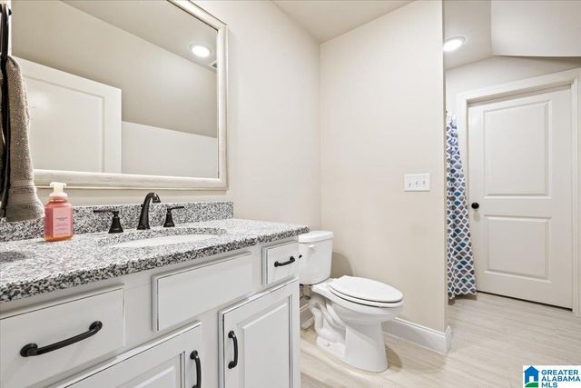 817 GREY OAKS COVE, Pelham, AL 35124