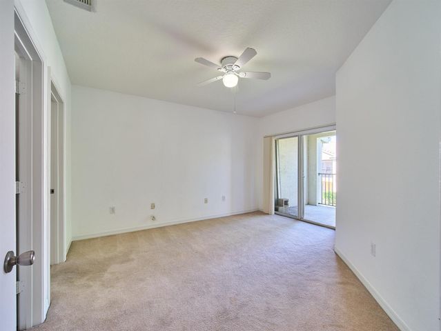 140 SW Peacock Boulevard 21-202, Port St. Lucie, FL 34986