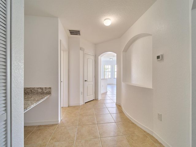 140 SW Peacock Boulevard 21-202, Port St. Lucie, FL 34986