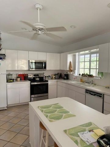 23805 SW 142nd Avenue, Miami, FL 33032