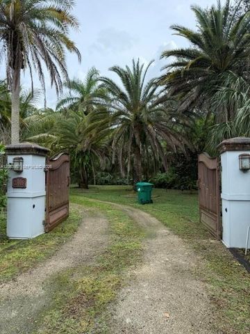 23805 SW 142nd Avenue, Miami, FL 33032