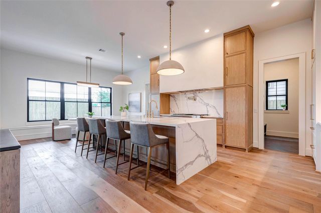 1241 Du Barry Lane, Houston, TX 77018