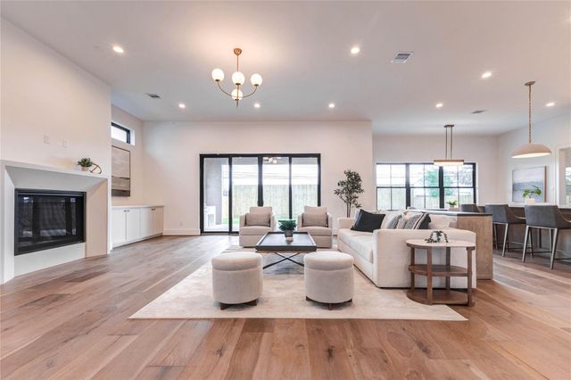 1241 Du Barry Lane, Houston, TX 77018