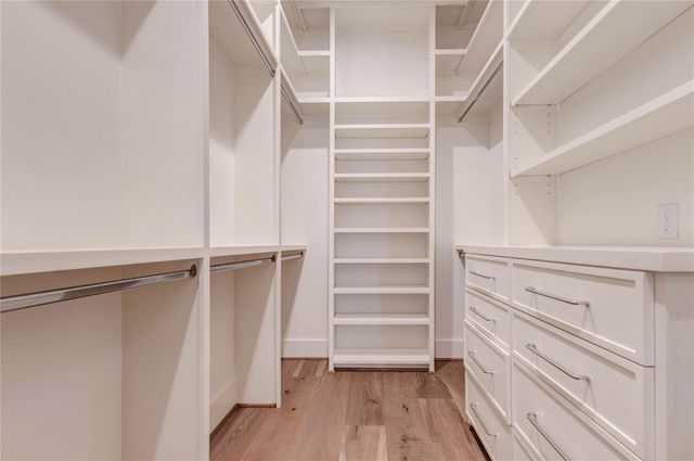 1241 Du Barry Lane, Houston, TX 77018