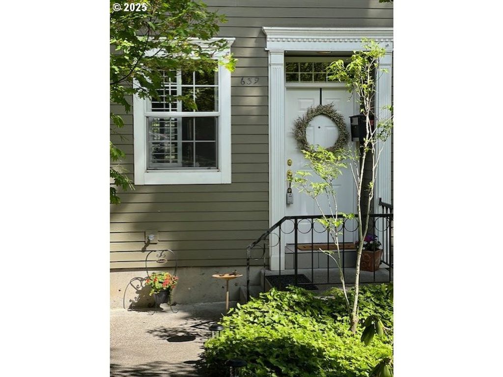 639 1ST St, Lake Oswego, OR 97034