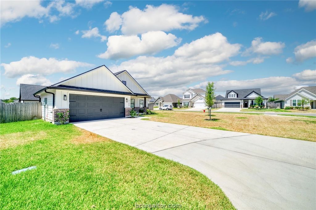 2105 Aleppo Court, Bryan, TX 77807 — photo 2