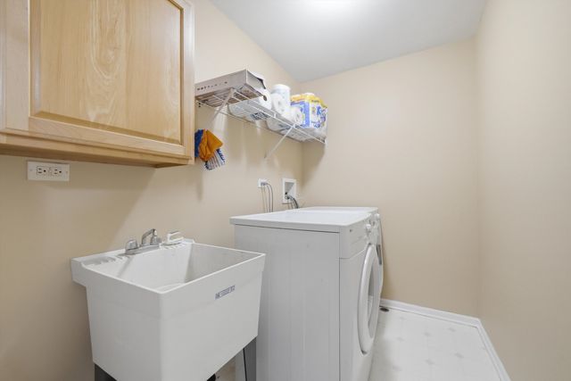 217 Sunbury Drive, St. Charles, IL 60175