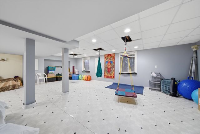 217 Sunbury Drive, St. Charles, IL 60175