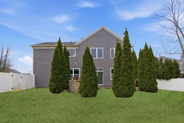 217 Sunbury Drive, St. Charles, IL 60175