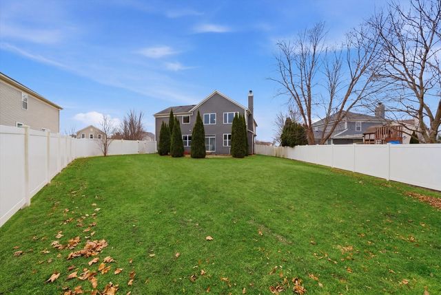 217 Sunbury Drive, St. Charles, IL 60175