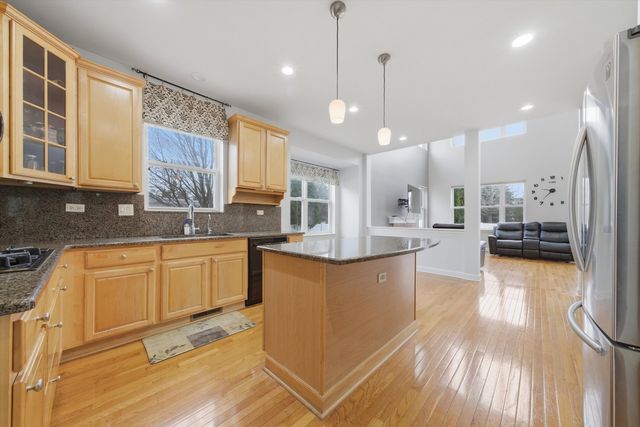 217 Sunbury Drive, St. Charles, IL 60175